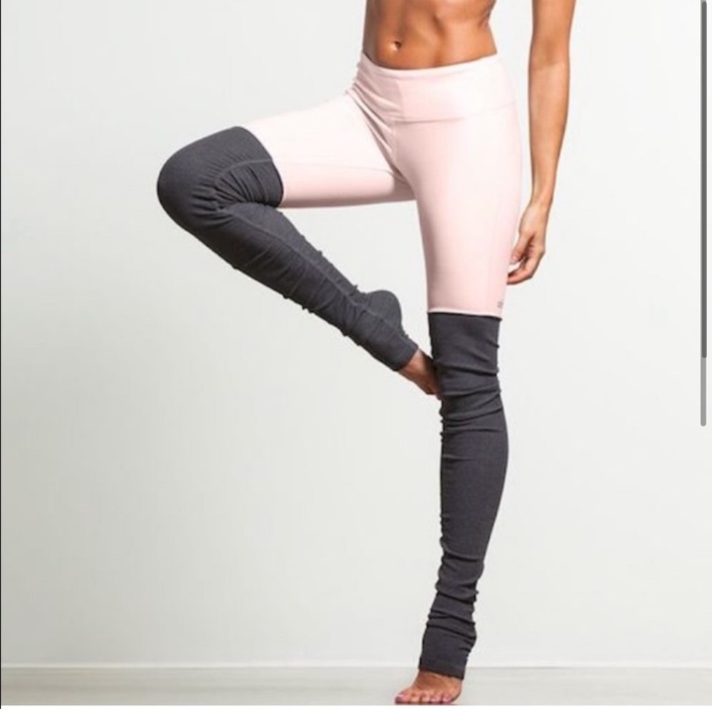 Size M Alo Yoga Goddess Legging Pink Cloud / Stormy Grey
